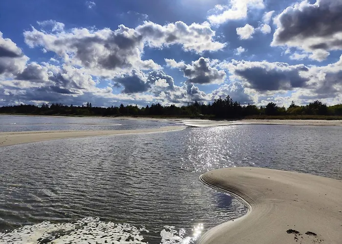 7 Person In Hals-by Traum Hals